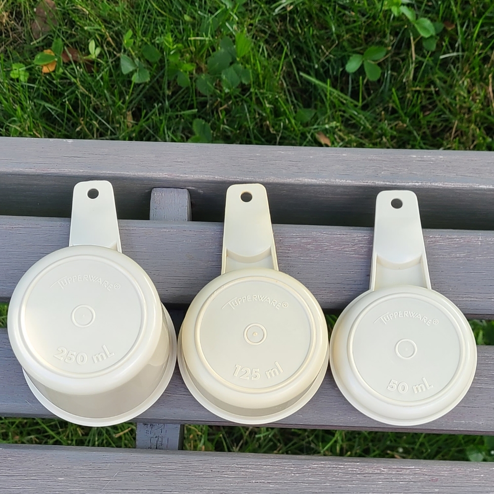 Tupperware nesting mesuring cups - Picture 4 of 5